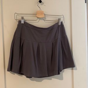 NWT Grayson/Threads Grey Skort. Size M